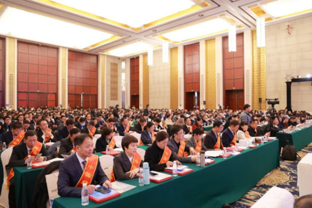 Construirea unui sistem industrial modernizat și promovarea dezvoltării de înaltă calitate a industriei! 2023 China Textile Conference a avut loc la Wuhan